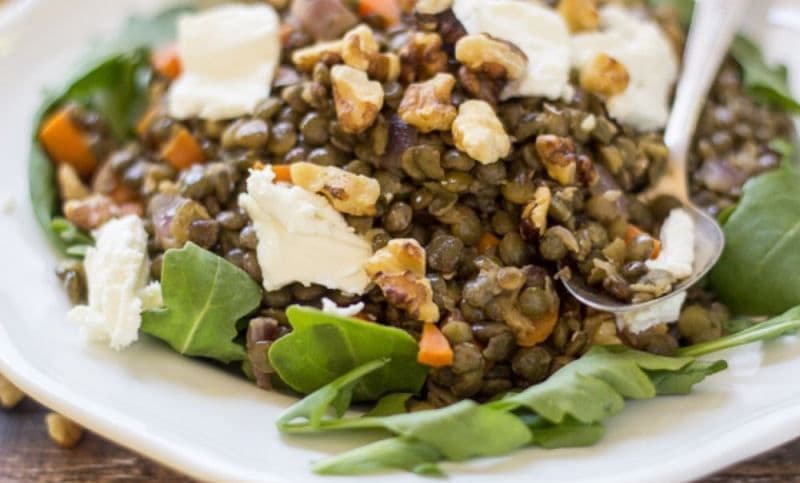 Salată de linte cu feta