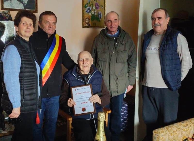 Veteran de război serbat de autoritățile locale din Dorohoi la împlinirea a 100 de ani - FOTO