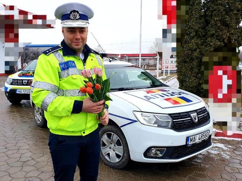Poliţiştii urează tuturor doamnelor şi domnişoarelor o primăvară frumoasă şi „La mulţi ani!” - FOTO