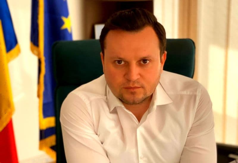 Cătălin Silegeanu: „Autoritățile statului s-au ascuns în buncăr înaintea populației”
