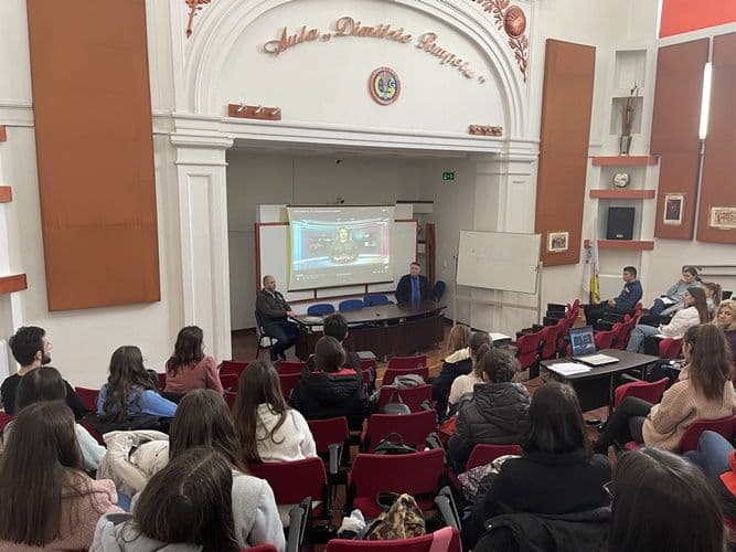 Colegiul Național „Grigore Ghica” Dorohoi. Invitatul săptămânii - FOTO