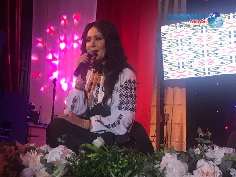 Recital al Anișoarei Puică în cadrul Festivalului Național „Mărțișor Dorohoian” - VIDEO/FOTO