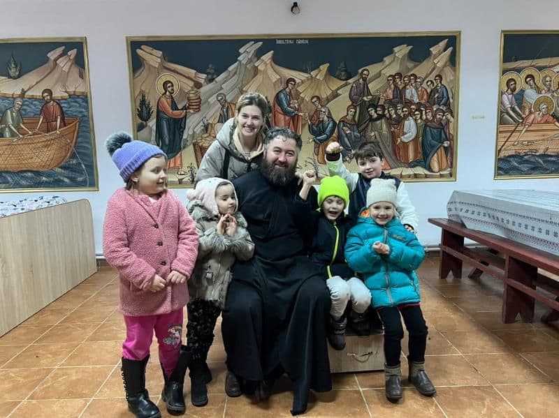 Parohia Dealu Mare – Dorohoi oferă cazare și masă pentru refugiați în Centrul Social-Pastoral „Sfântul Gheorghe” - FOTO