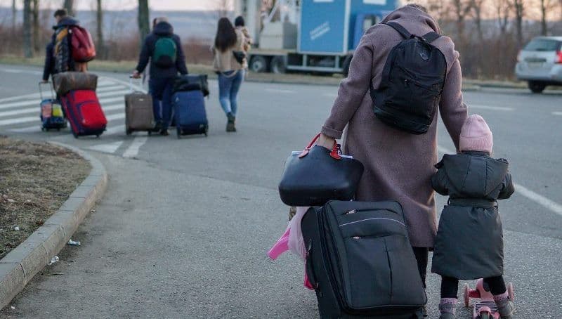 Câți bani primesc românii care găzduiesc refugiați ucraineni. Hotărâre de Guvern aprobată în regim de urgență
