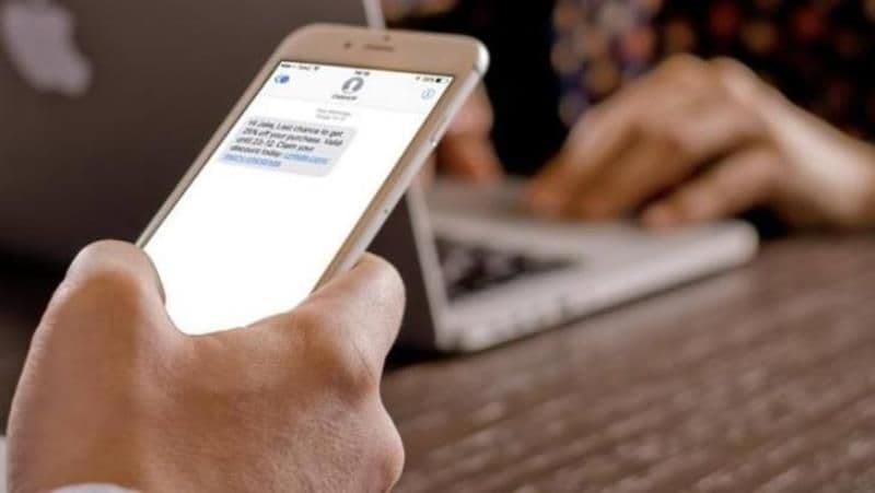 O nouă metodă de înșelătorie circulă pe WhatsApp. Ce scrie în mesaj