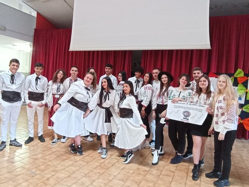 Liceul „Regina Maria” Dorohoi: Valorile românești promovate prin intermediul proiectelor Erasmus+ - FOTO