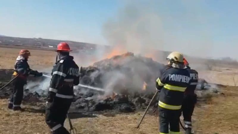 90 hectare și o casă au ars în 11 incendii care au avut loc într-o singură zi în județ