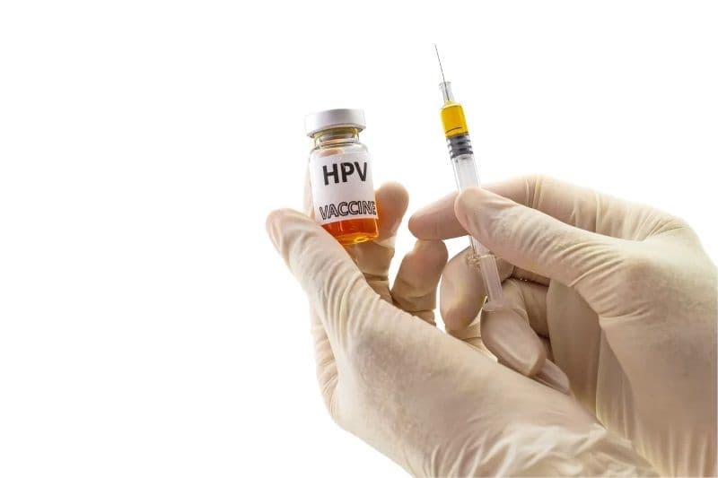 Vaccinarea anti-HPV ar putea fi inclusă în programul național de imunizare pentru fetele cu vârste între 11 și 15 ani
