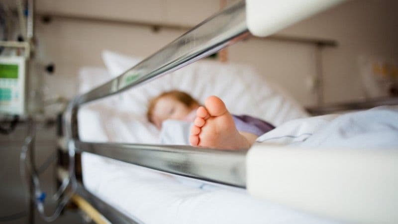 Bebeluș de două săptămâni abandonat de propria mamă la Mănăstirea Gorovei