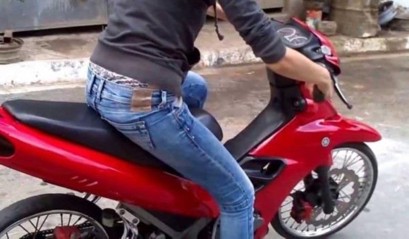 Tânăr din Leorda prins de polițiști fără permis călare pe un moped neînmatriculat