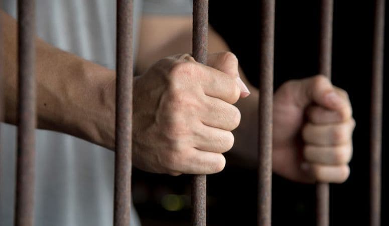 Tânăr de 29 de ani condamnat la 13 ani de închisoare pentru omor