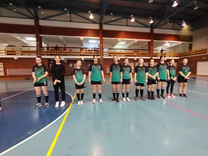 Echipa de handbal fete de la Școala „Mihail Kogălniceanu” Dorohoi va reprezenta județul în etapa zonală - FOTO