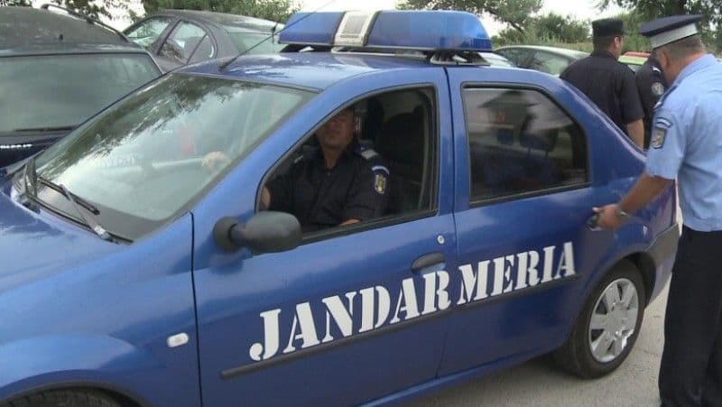 Campioană la bișniță! Botoșăneancă prinsă în flagrant de jandarmi de 11 ori în mai puțin de un an