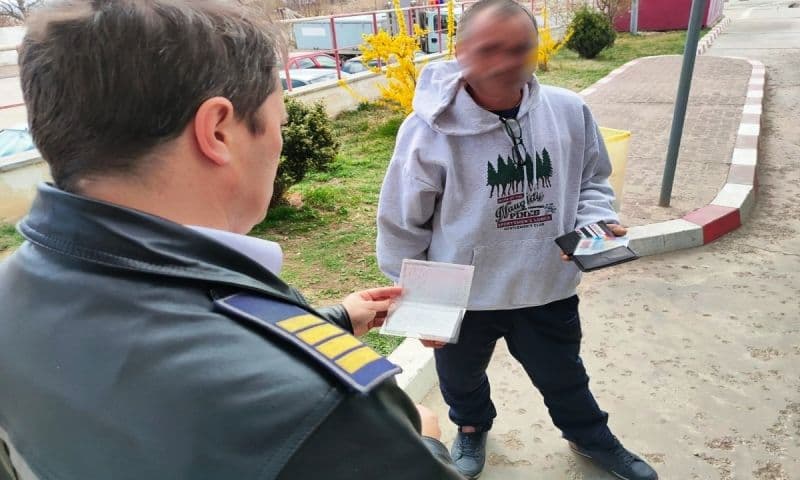 Identitate românească falsă cumpărată cu 120 de euro