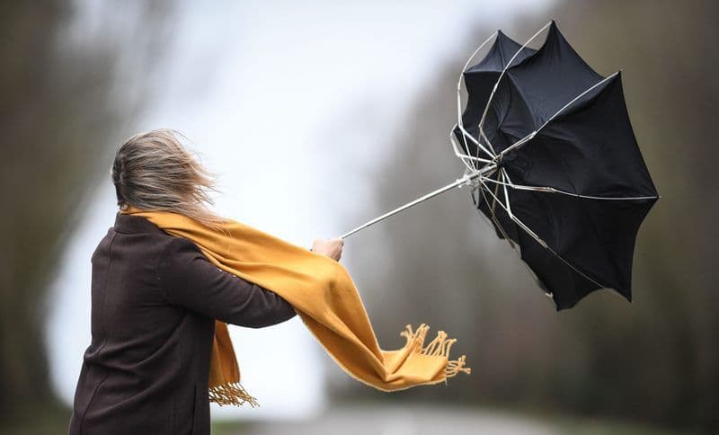 COD GALBEN de vânt! Meteorologii anunță și temperaturi minime negative și brumă