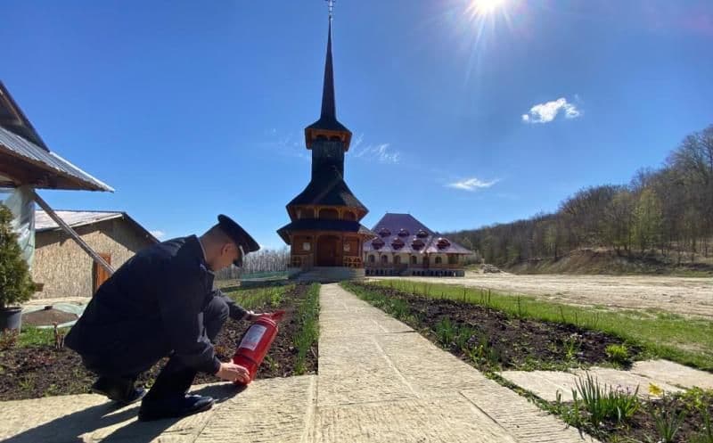 Sărbători în siguranță: Atenție la utilizarea lumânărilor și a focului deschis - FOTO