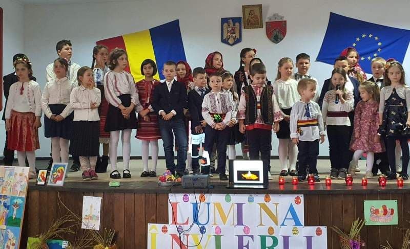 Program artistic realizat de elevii ibăneșteni în preajma Sărbătorilor Pascale - FOTO
