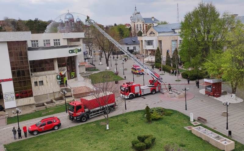 Detașamentul de Pompieri Dorohoi a fost în alertă! Trei exerciții efectuate la Dorohoi, Săveni și Darabani - FOTO
