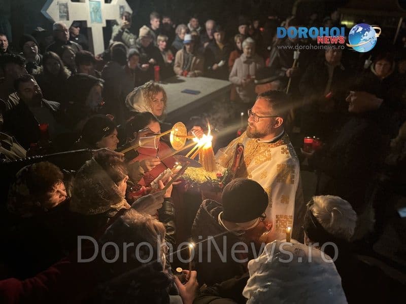 Slujba de Înviere: Mii de credincioși din Dorohoi și împrejurimi au luat Lumina Sfântă – FOTO