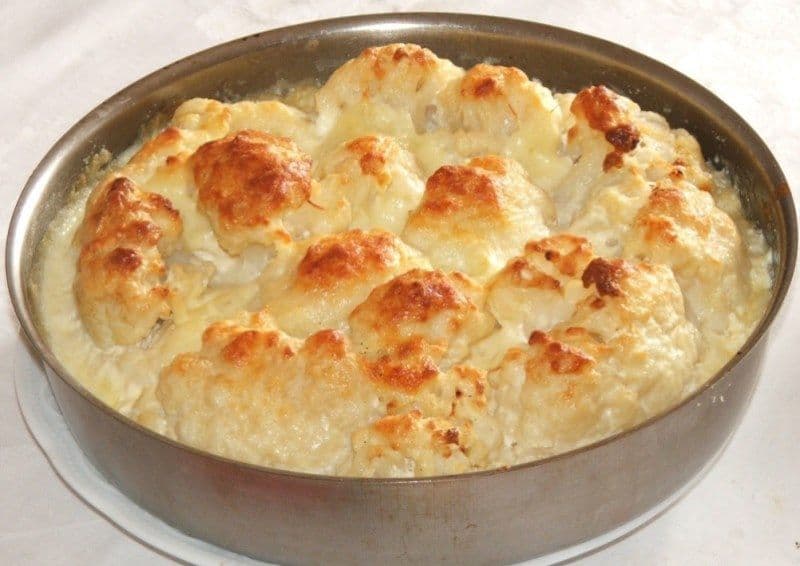 Sufleu de conopidă, praz și mozarella