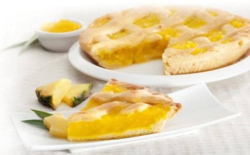 Tartă cu ananas și mango