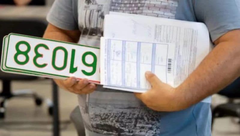 Mașinile electrice vor avea numere de înmatriculare verzi
