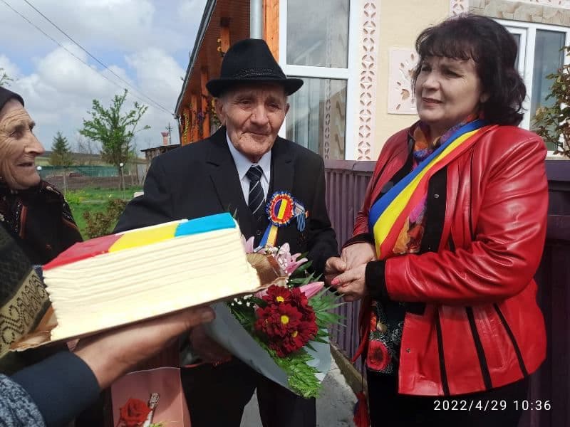 Veterani de război din mai multe localități din județ felicitați de autoritățile locale - FOTO