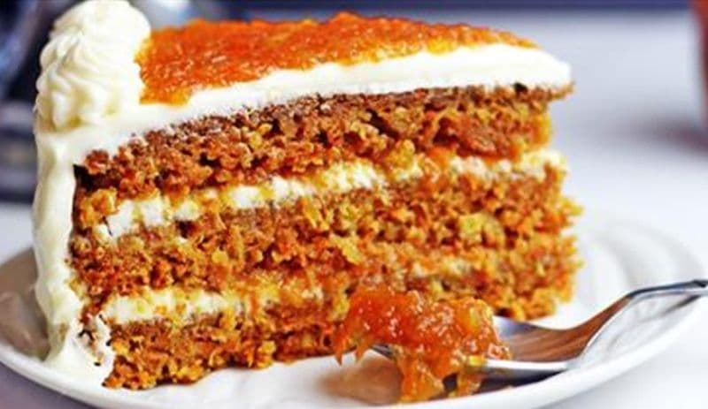 Tort cu morcovi și banane