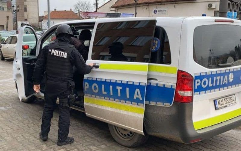 Cinci mandate de percheziții domiciliare la hoții din două comune botoșănene