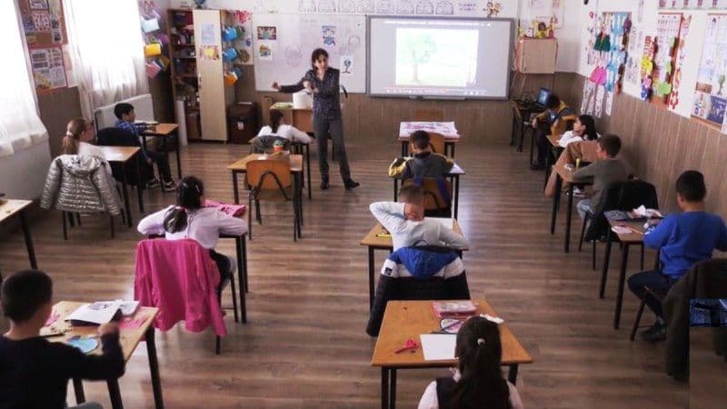 Meditaţii interzise prin lege cu profesorii de la clasă. Ministrul Educaţiei: „Aceste situaţii sunt uneori revoltătoare”