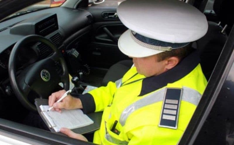 Bărbat reținut pentru conducere fără permis și refuz pentru stabilirea alcoolemiei