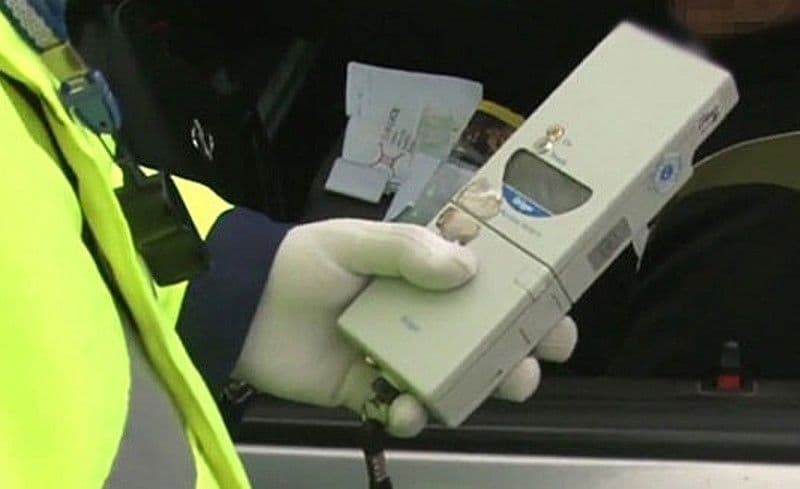 Surpriză la un control al polițiștilor. A ieșit la plimbare băut și fără permis