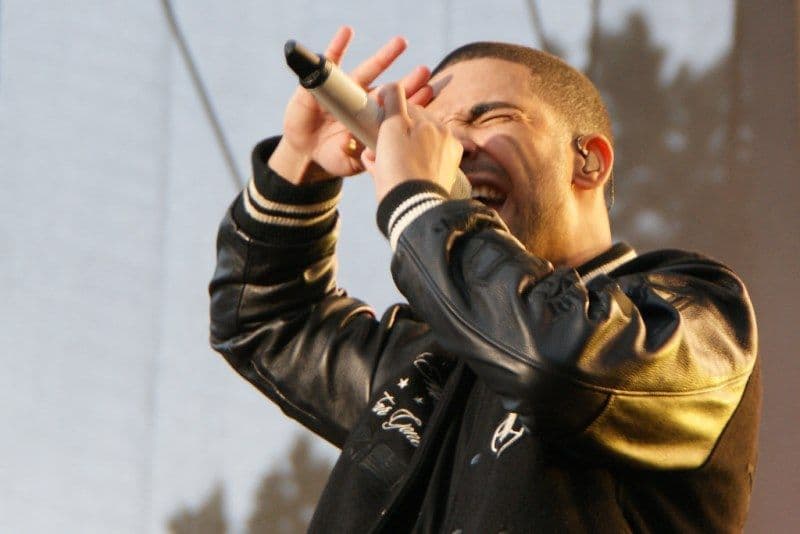 Drake a pierdut un pariu de 230.000 USD la Marele Premiu al Spaniei