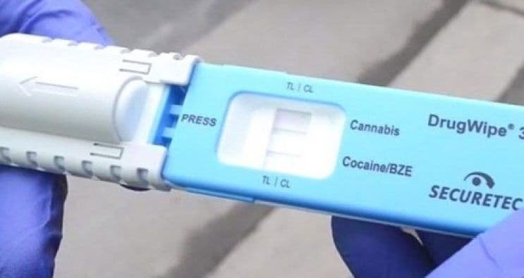 Tânăr de 22 de ani depistat sub influența alcoolului și a drogurilor