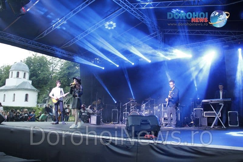 Concert ca vârstă a jocului. Spiritul Zilei Copilului oferit de tinerii dorohoieni - FOTO