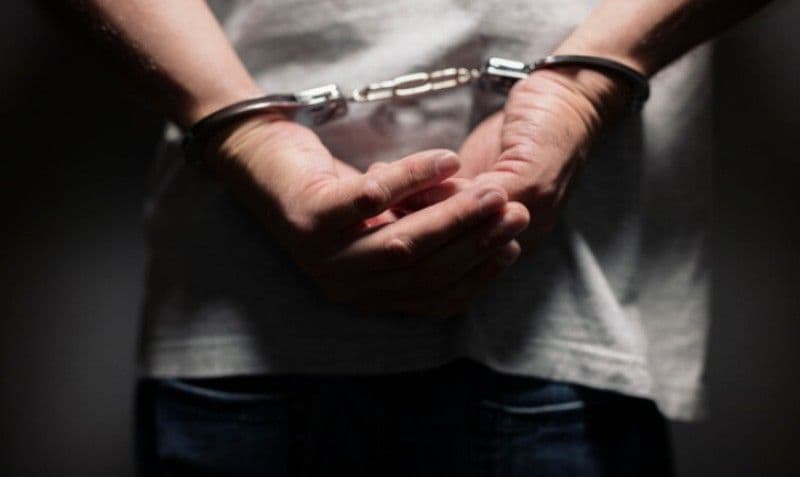 Băiat de 19 ani reținut după ce a bătut un alt tânăr