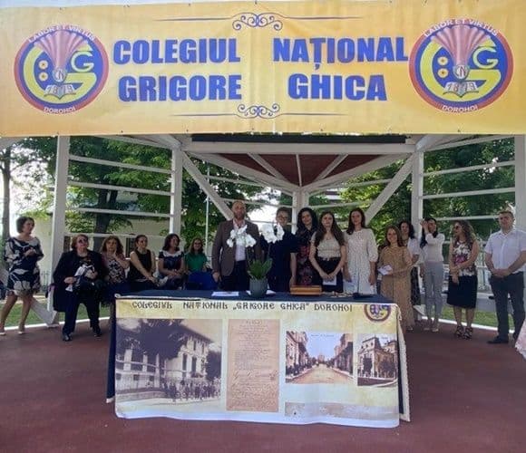 Colegiul Național „Grigore Ghica” Dorohoi: Coronițele Bucuriei - FOTO