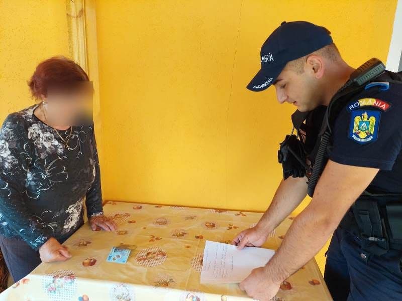 Bătrânică jefuită într-o piață din Dorohoi. Hoțul a fost prin imediat de jandarmi - FOTO