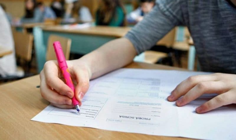 Prima proba scrisă, primul elev eliminat la BAC, într-un centru de examinare din Botoșani