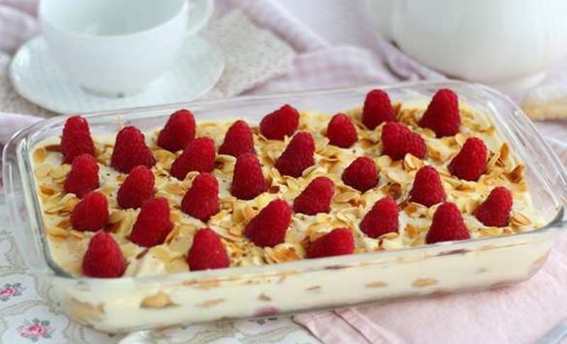Tiramisu cu zmeură
