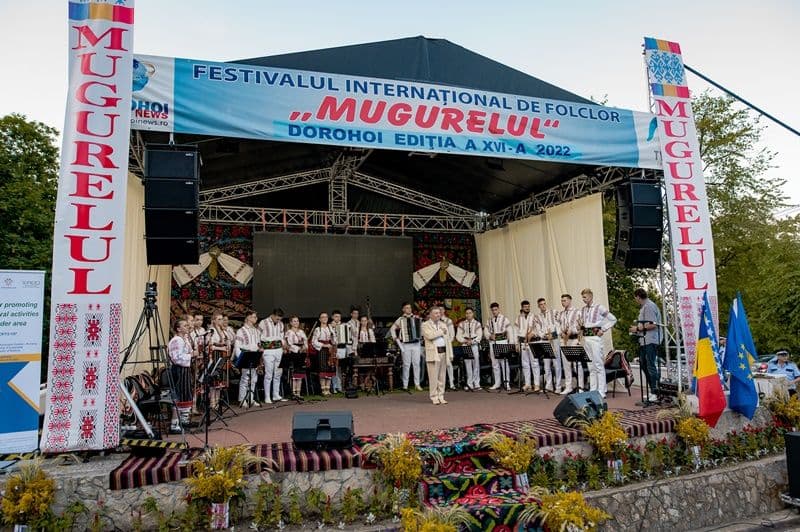 Festivalul Internaţional „Mugurelul” 2022: prima zi de concurs s-a încheiat cu succes - FOTO