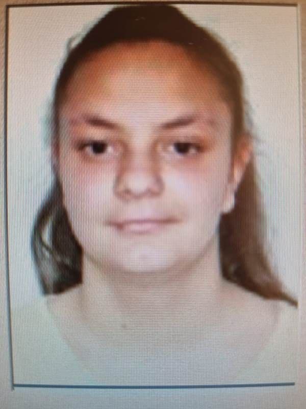 Fată de 15 ani căutată de polițiști după ce a fost dată dispărută de familie