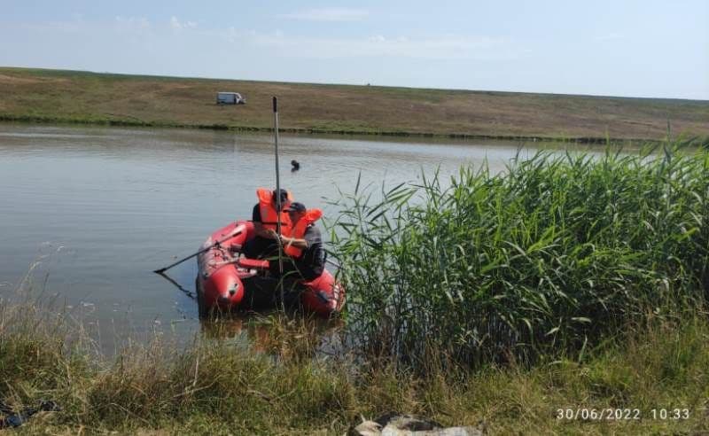 Bărbatul căutat de pompieri într-un iaz de la marginea Dorohoiului nu a fost găsit. Căutările au fost sistate