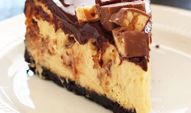 Cheesecake cu Snickers