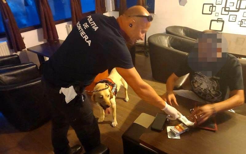 Droguri găsite în urma unui control de rutină pe o stradă din Botoșani