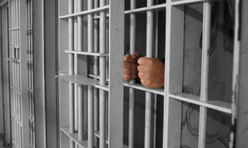 Condamnat la trei ani de închisoare pentru violență în familie
