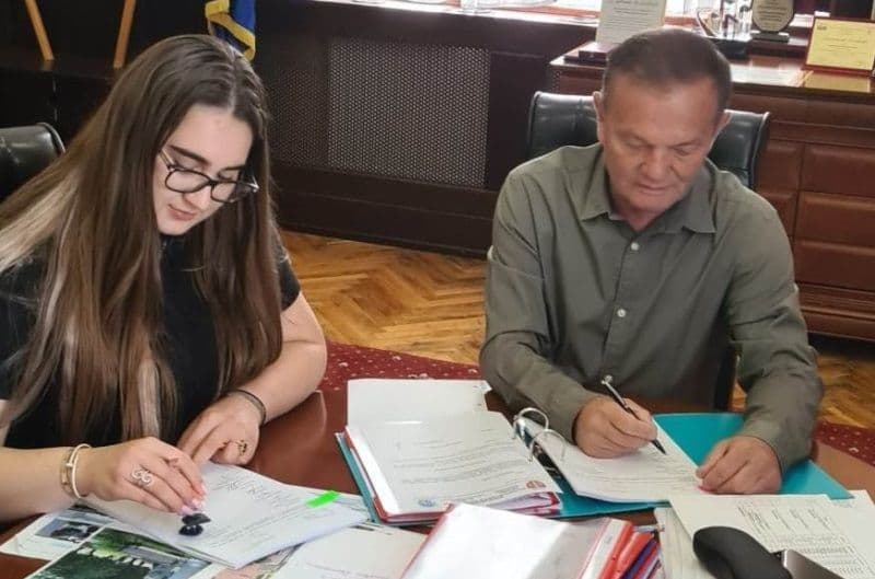 20 de străzi din Dorohoi vor fi reabilitate! Primăria a semnat contractul de execuție lucrări
