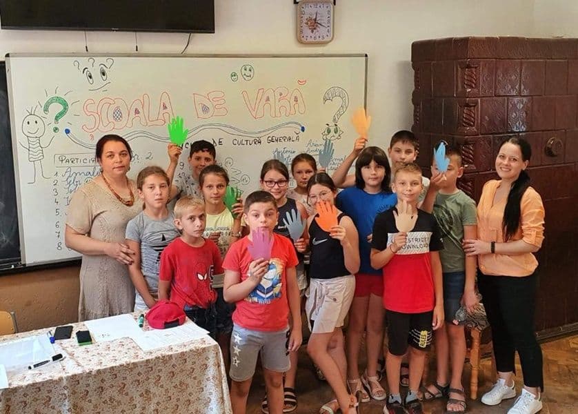 Bucurie, implicare, activităţi educative şi distractive la ȘCOALA DE VARĂ de la Smârdan - FOTO