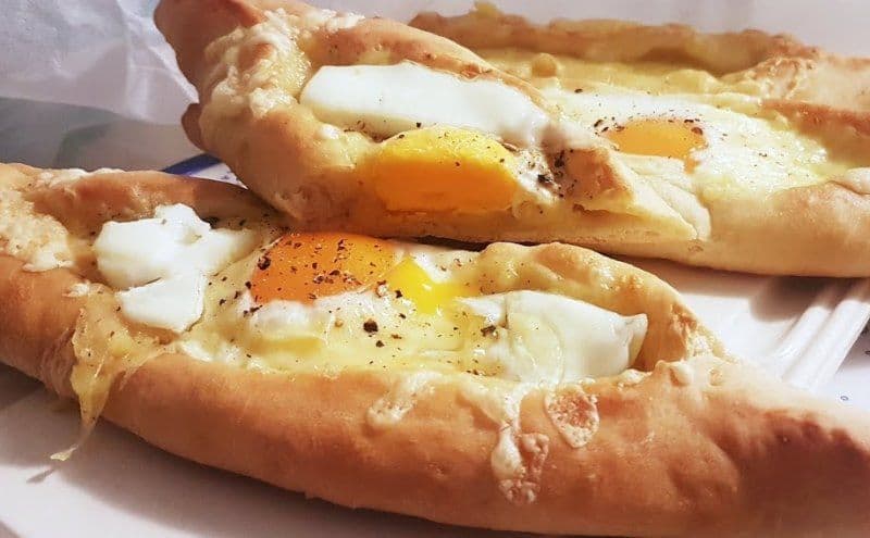 Bărcuțe cu ou și cașcaval