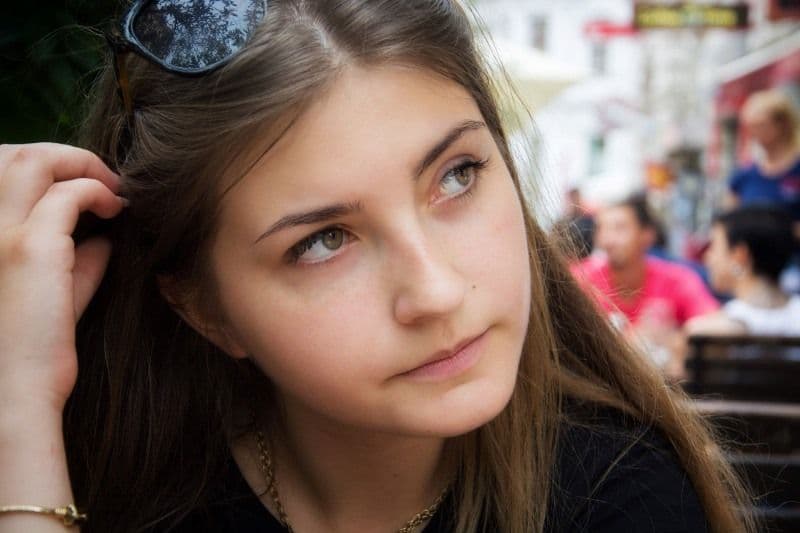 Tânără din Dorohoi, intern la Direcția de Informare și Relații Publice a MApN